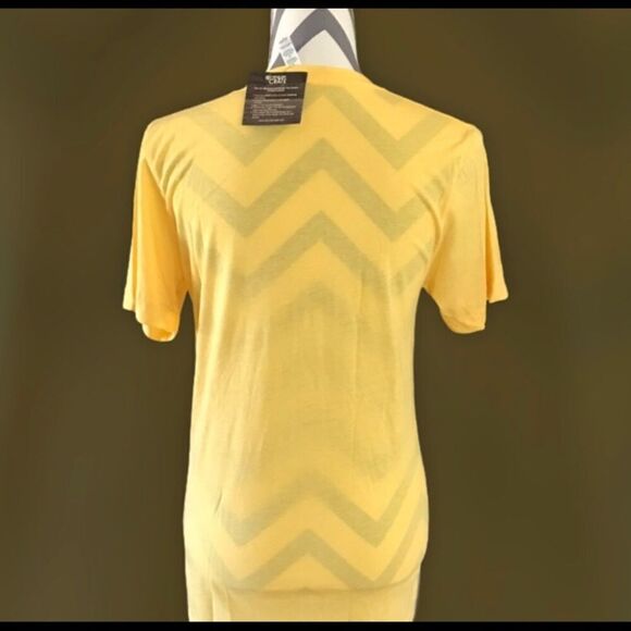 Top Crate Touch Down Tee NWT Various Sizes - Picture 3 of 5